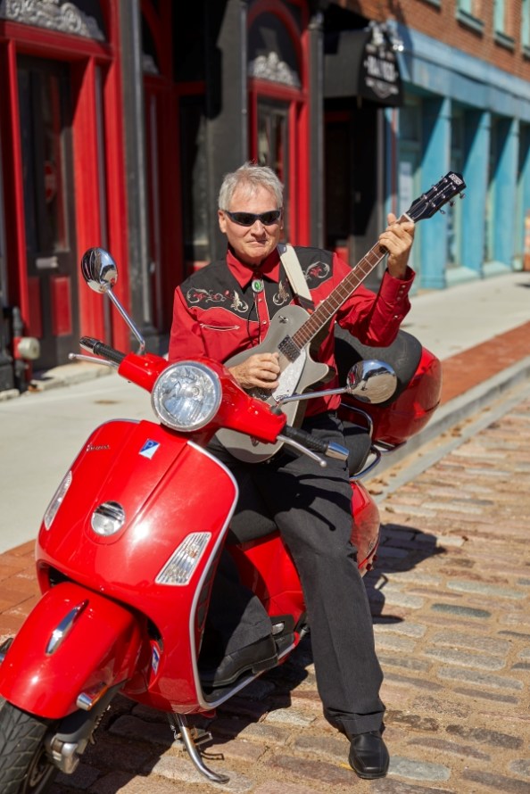 promo photo of David Udell